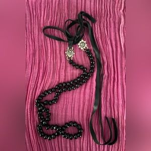 LOVE HEALS NYSA NECKLACE IN FACETED BLACK JET BEADS